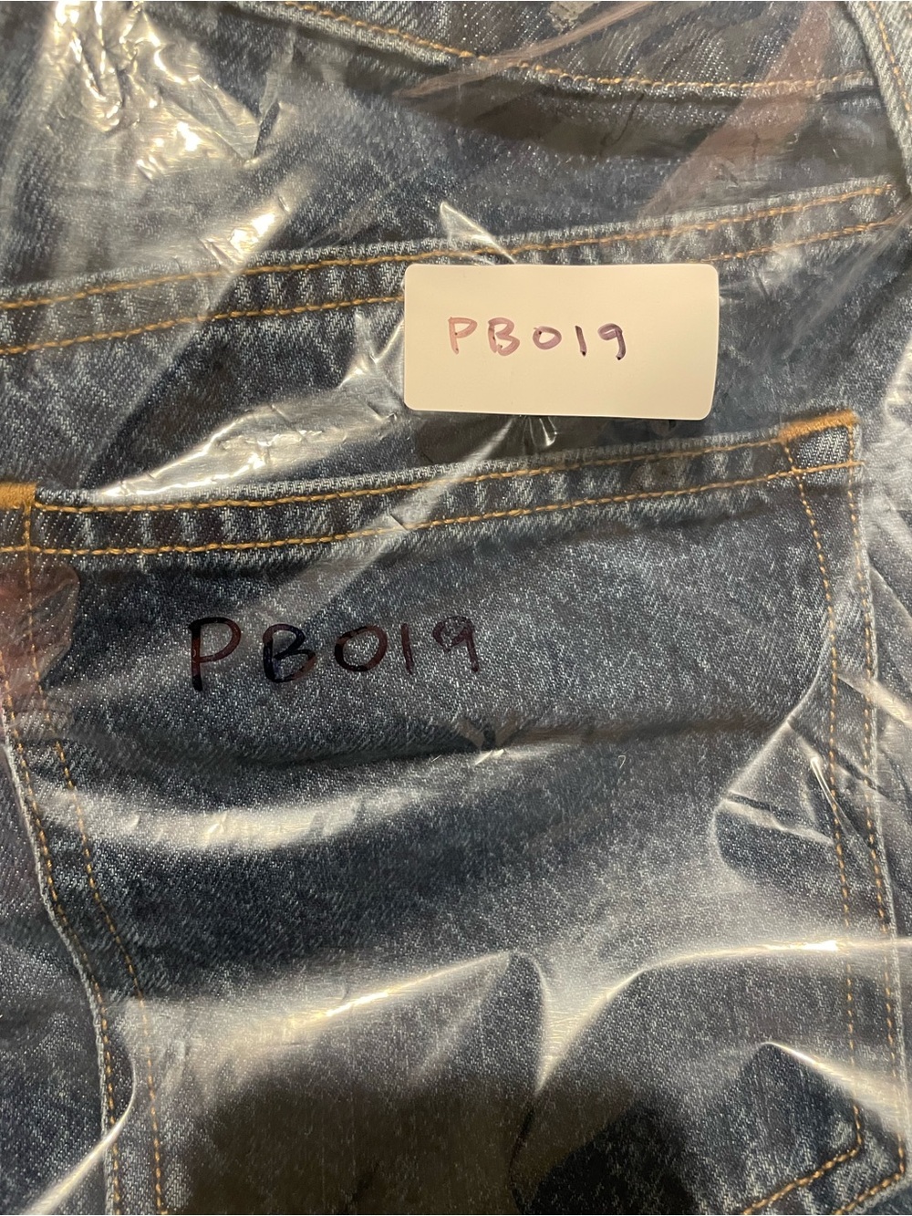 Abercrombie & Fitch Mid Rise Loose 28 Extra Short Jeans - Picture 9 of 9